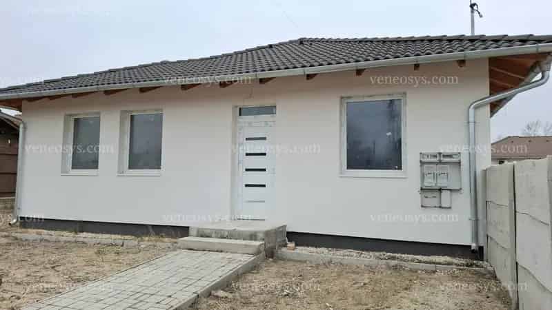 Szigetszentmiklóson 90 m2-es ikerházfél Eladó!