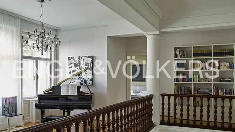 Reprezentatív kiadó villa Mártonhegyen