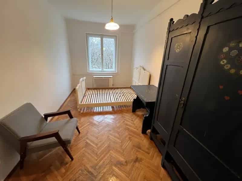 Győr Belváros 60m2-es 2 hálószobás parkra néző lakás kiadó