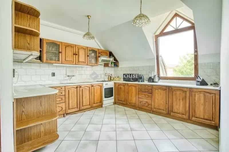 Ház Kiadó , Budakeszi járás, Közép-Magyarország