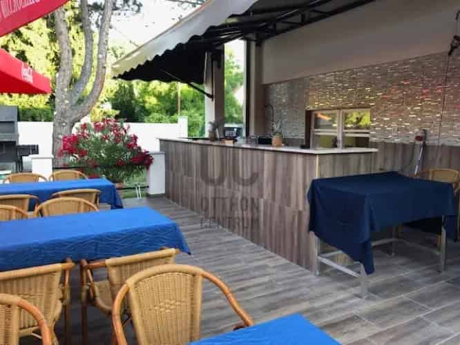 Leányfalui eladó kereskedelmi ingatlan, UZ018720