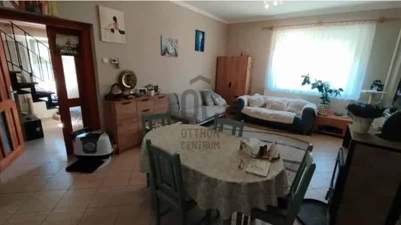 Ajkai eladó családi ház, H503944