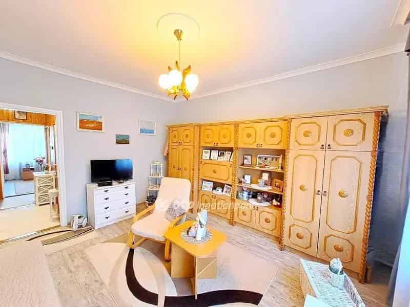 Ház Kiadó , Szolnoki járás, Alföld és Észak