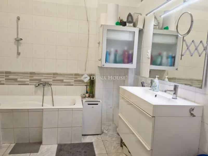 Kecskemét Petőfiváros 80m2-es 2 1 szobás sorház garázzsal