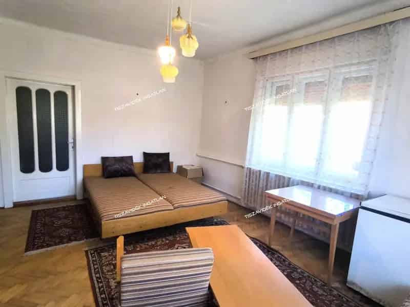 Ház Kiadó , Szolnoki járás, Alföld és Észak