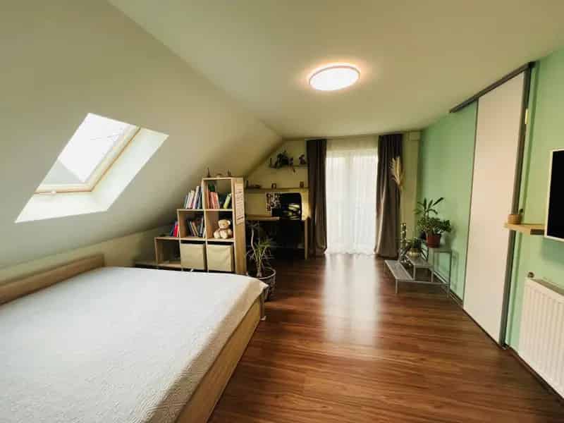 Ház Kiadó , Budapest, Közép-Magyarország