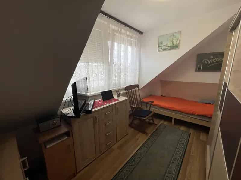 Ház Kiadó , Szombathelyi járás, Dunántúl