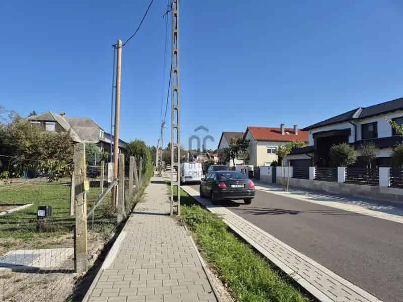 Telek Kiadó , Budapest, Közép-Magyarország