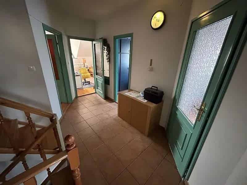 Ház Kiadó , Budapest, Közép-Magyarország