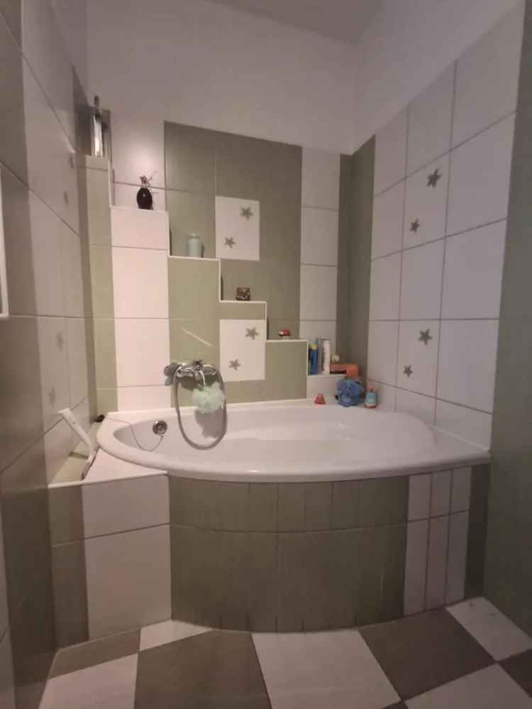 Ház Kiadó , Esztergomi járás, Dunántúl