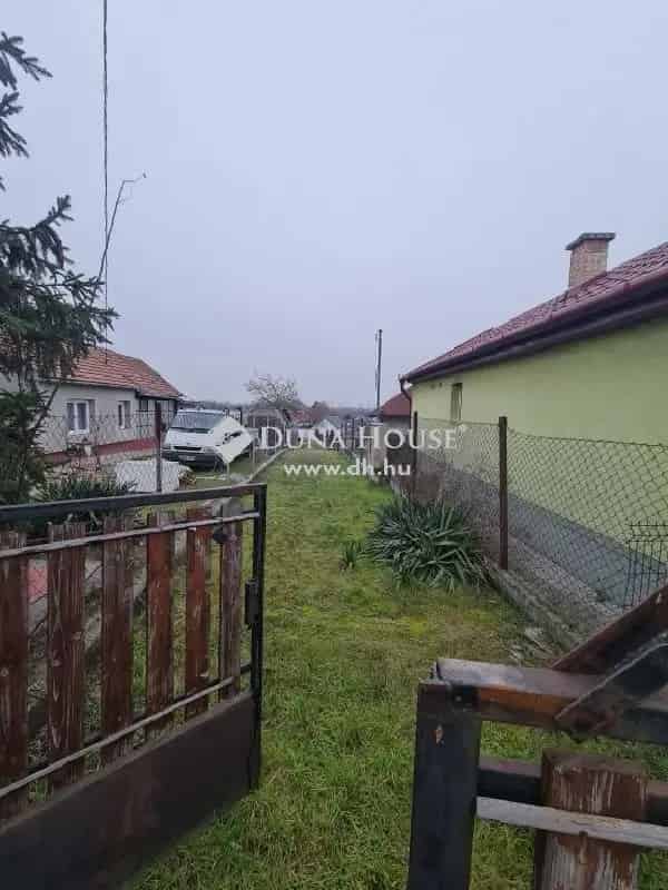 Telek Kiadó , Gyáli járás, Közép-Magyarország