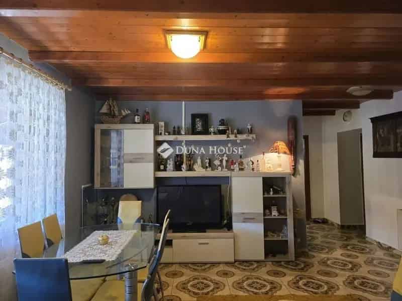 Ház Kiadó , Monori járás, Közép-Magyarország