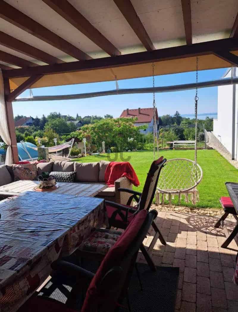 Ház Kiadó , Balatonfüredi járás, Dunántúl