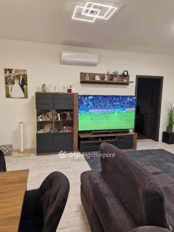 Ház Kiadó , Monori járás, Közép-Magyarország