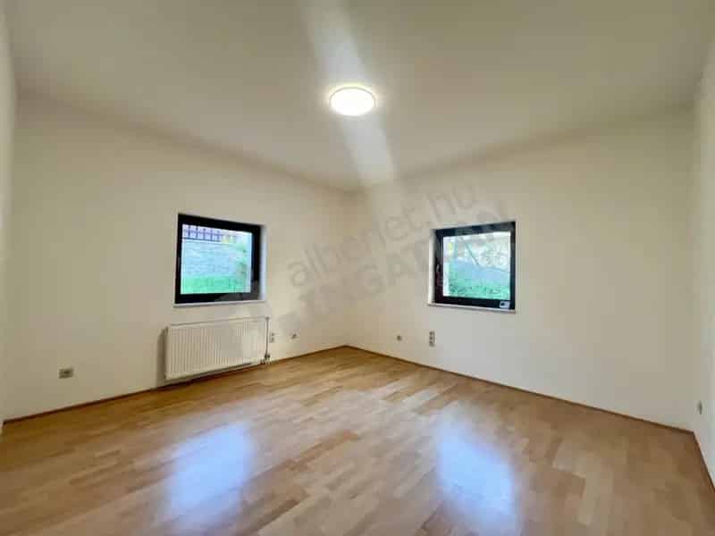 Ház Kiadó , Budapest, Közép-Magyarország