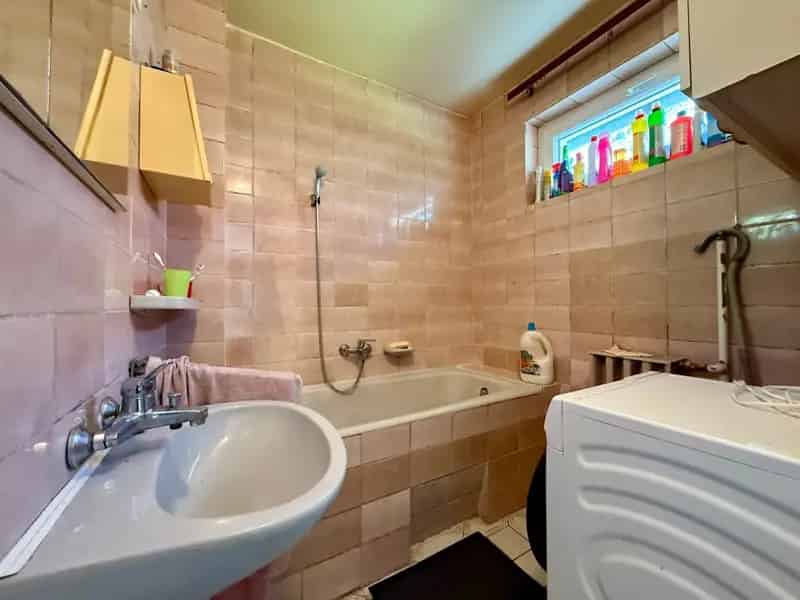Ház Kiadó , Veszprémi járás, Dunántúl
