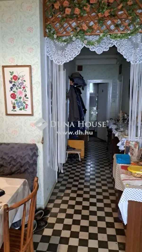 Ház Kiadó , Várpalotai járás, Dunántúl