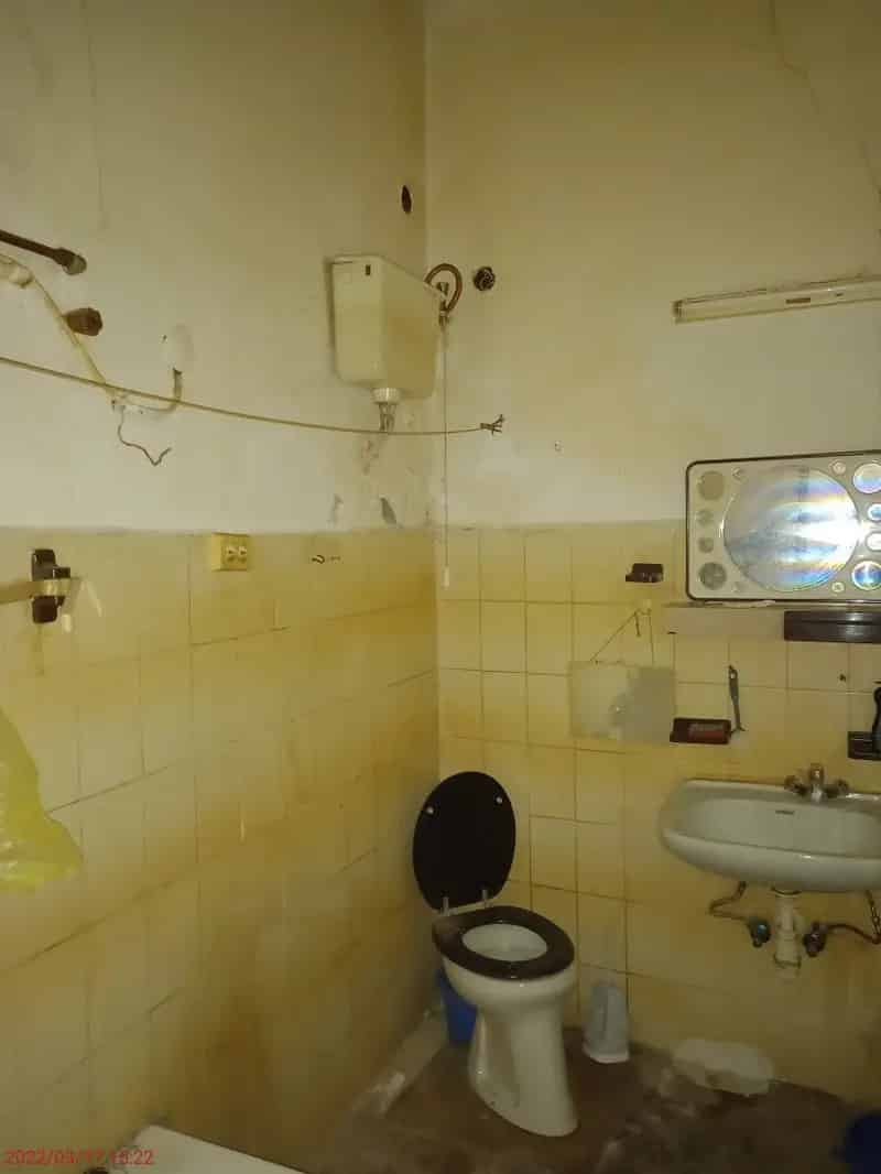 Felujitando csaldi hazresz elado Budapesten 84 m2 263 m2 telekkel