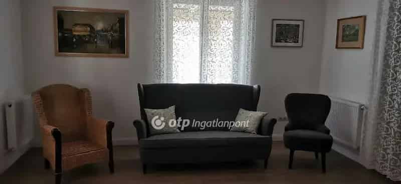Ház Kiadó , Pannonhalmi járás, Dunántúl