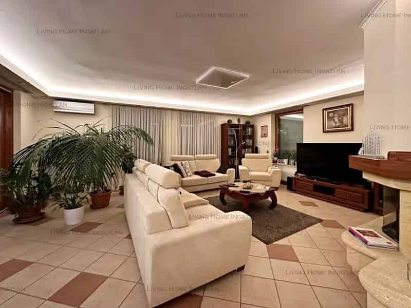 Ház Kiadó , Pilisvörösvári járás, Közép-Magyarország