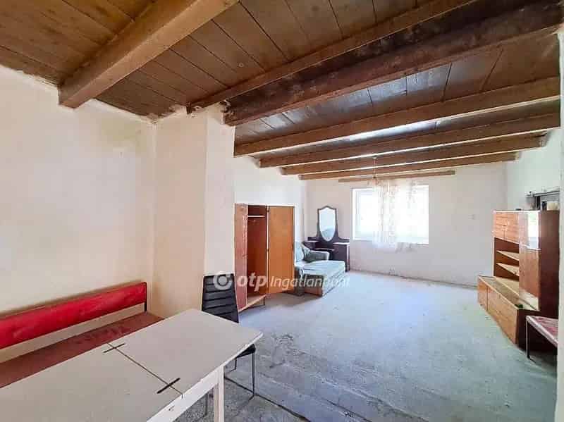 Ház Kiadó , Ceglédi járás, Közép-Magyarország