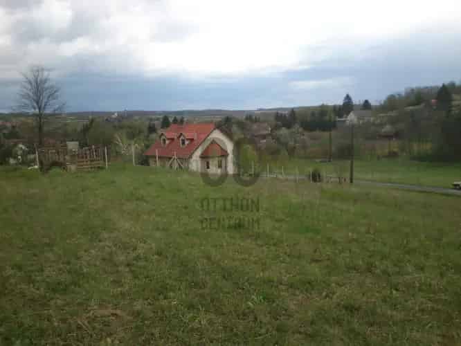 Salomvári eladó telek, T030550
