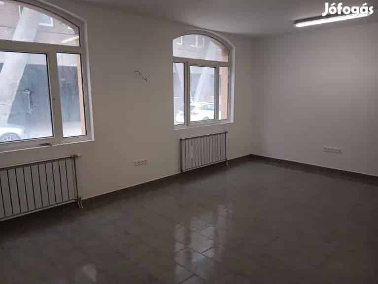 Csepel Művek területén 55m2-es iroda kiadó