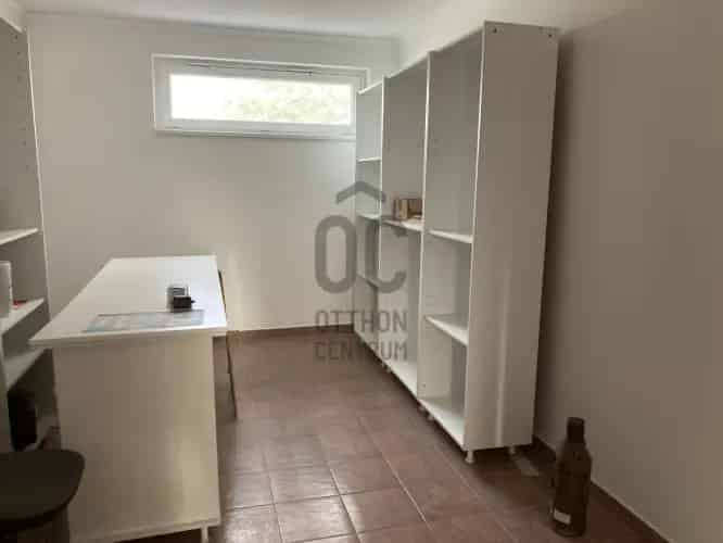 Csurgói eladó kereskedelmi ingatlan, UZ016843
