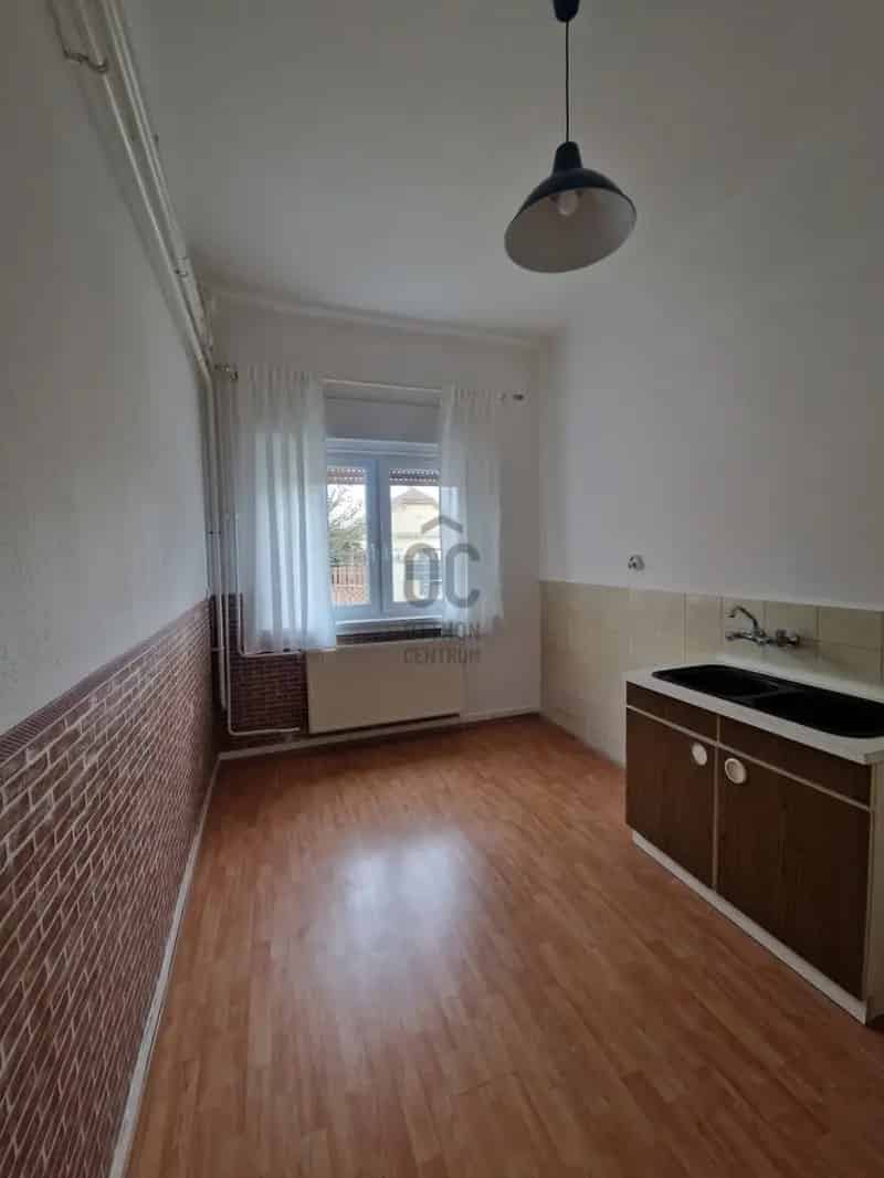 Ház Kiadó , Monori járás, Közép-Magyarország