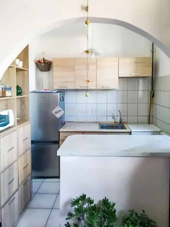 Lakás Eladó , Székesfehérvár, Dunántúl