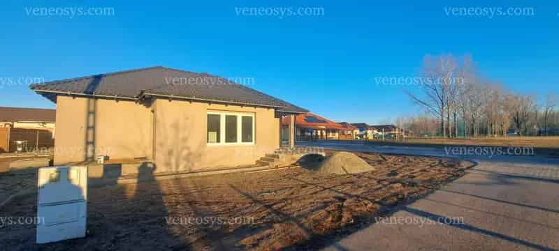 CSÉVHARASZTON ELADÓ 80 nm-es újépítésű önálló családi ház , 21 nm-es terasszal !