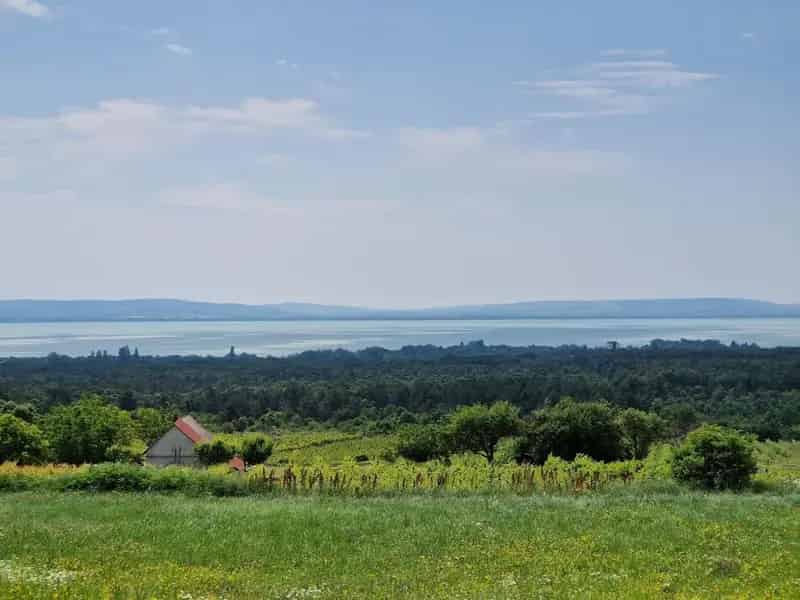 Dörgicse panorámás telek eladó Balaton közelében