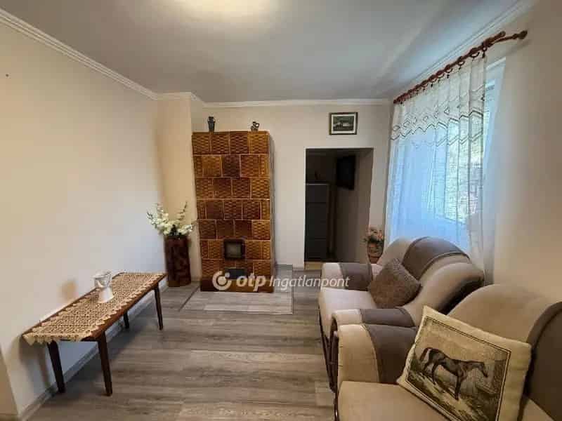 Ház Kiadó , Budapest, Közép-Magyarország