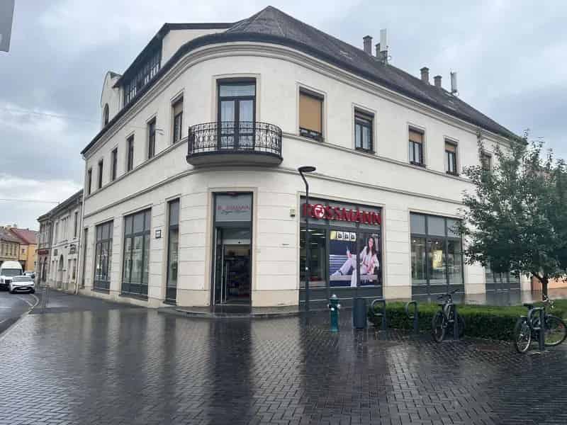 Eladó bérbeadott üzlethelyiség Sopron belvárosában