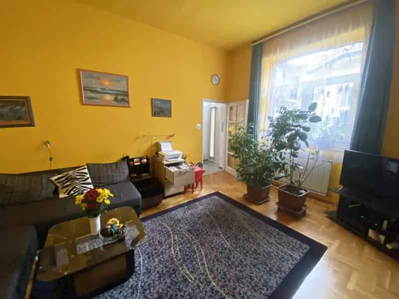 Ház Kiadó , Budapest, Közép-Magyarország