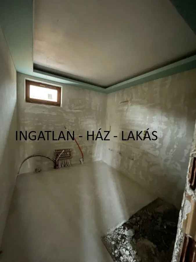 Ház Kiadó , Gödöllői járás, Közép-Magyarország
