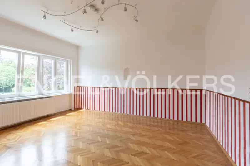 Elegáns villalakás Orbánhegyen