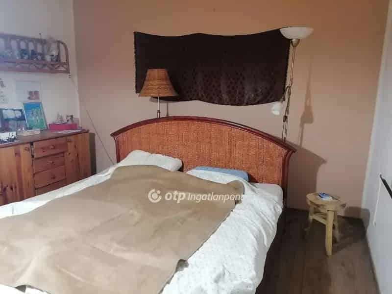 Ház Kiadó , Ajkai járás, Dunántúl