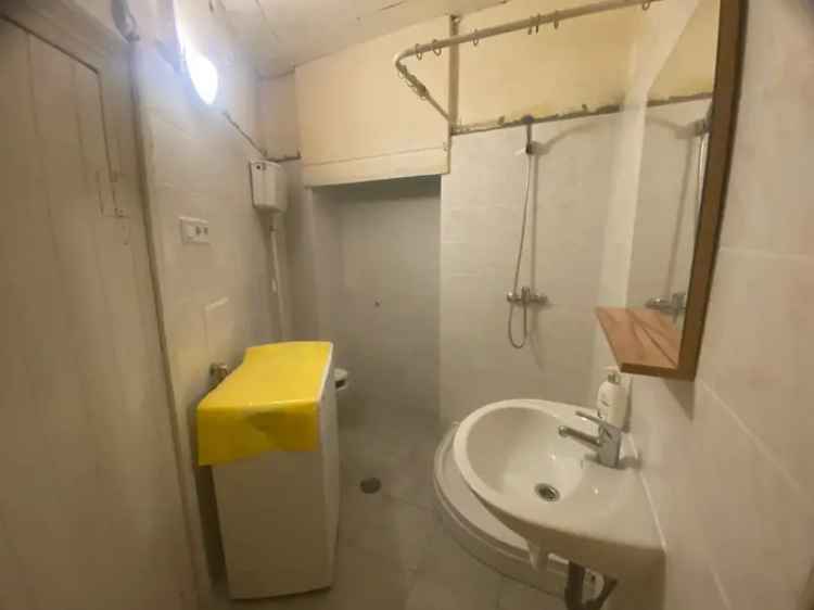 Ház Kiadó , Felsőcsatári út, Budapest, Közép-Magyarország