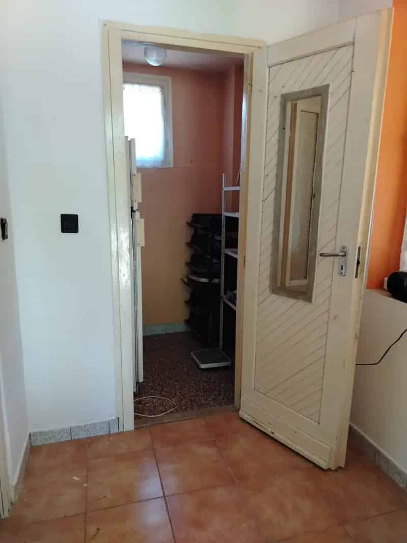 Ház Kiadó , Kaposvár, Dunántúl