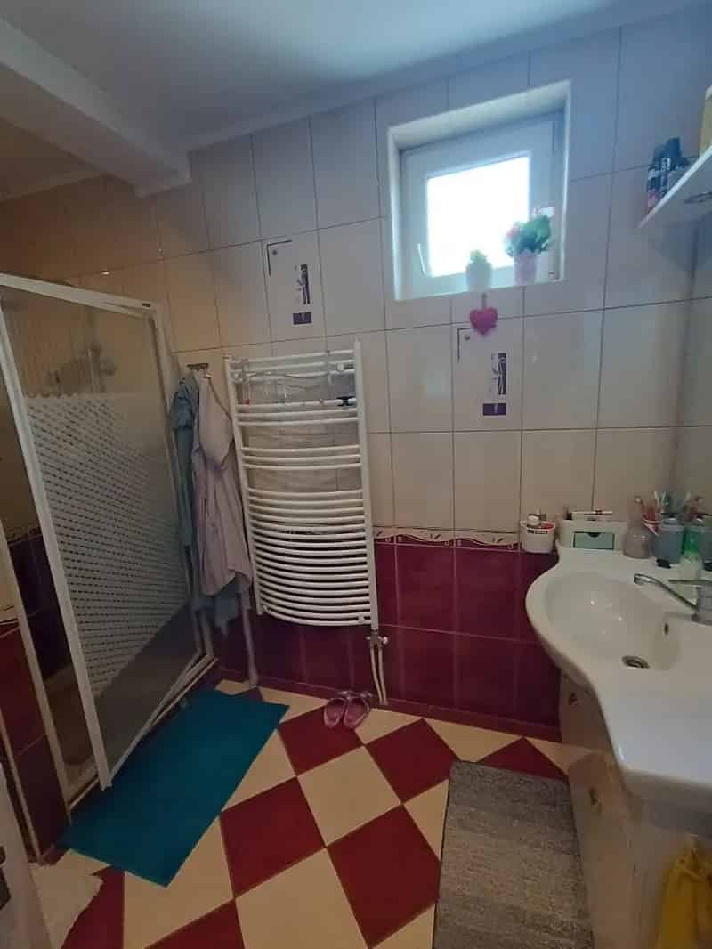 Ház Kiadó , Székesfehérvári járás, Dunántúl