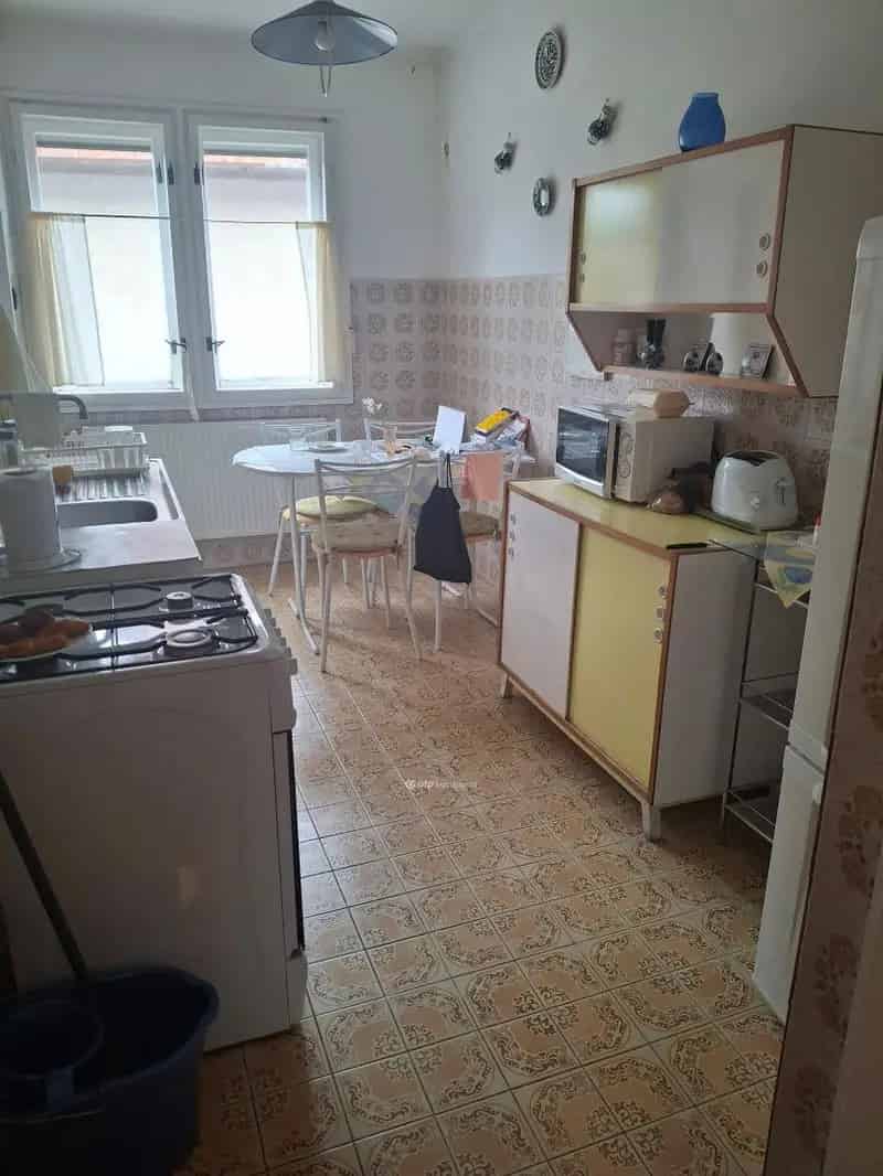 Ház Kiadó , Budapest, Közép-Magyarország