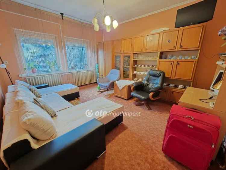 Ugodi felújított családi ház 1376m2-es telekkel