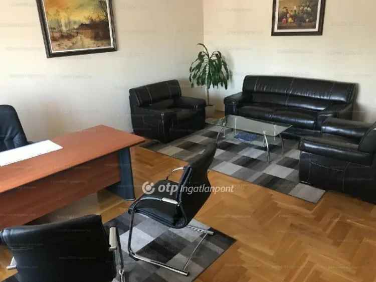 102 m2-es Iroda Kiadó Veszprém Belvárosában
