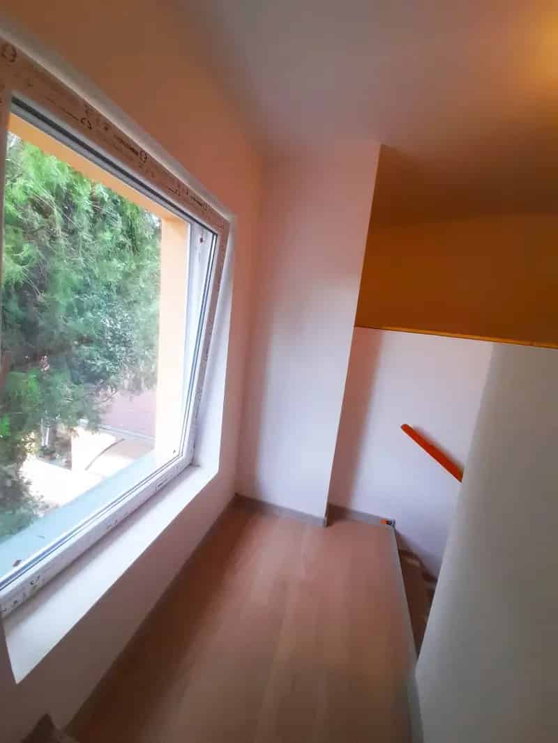 90 nm-es felujitott hazresz elado Kobanyán
