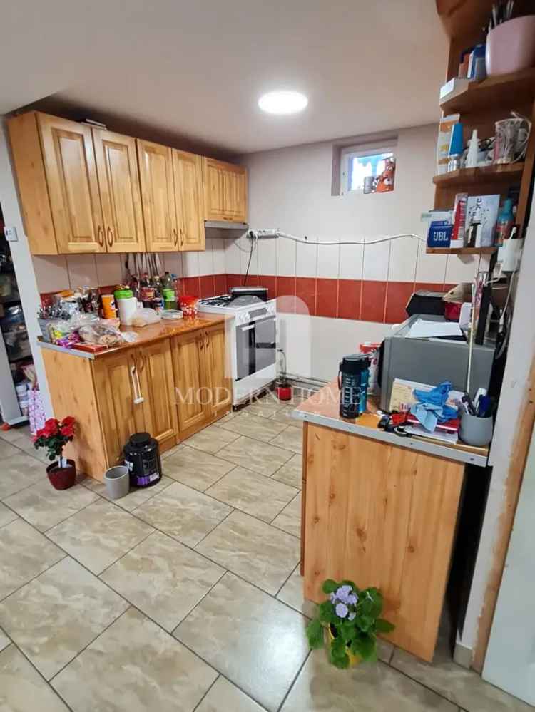 Ház Kiadó , Bicskei járás, Dunántúl