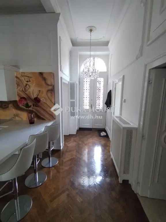 Ház Kiadó , Budapest, Közép-Magyarország