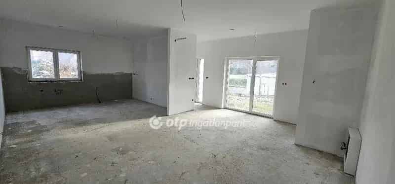 Ház Kiadó , Ajkai járás, Dunántúl