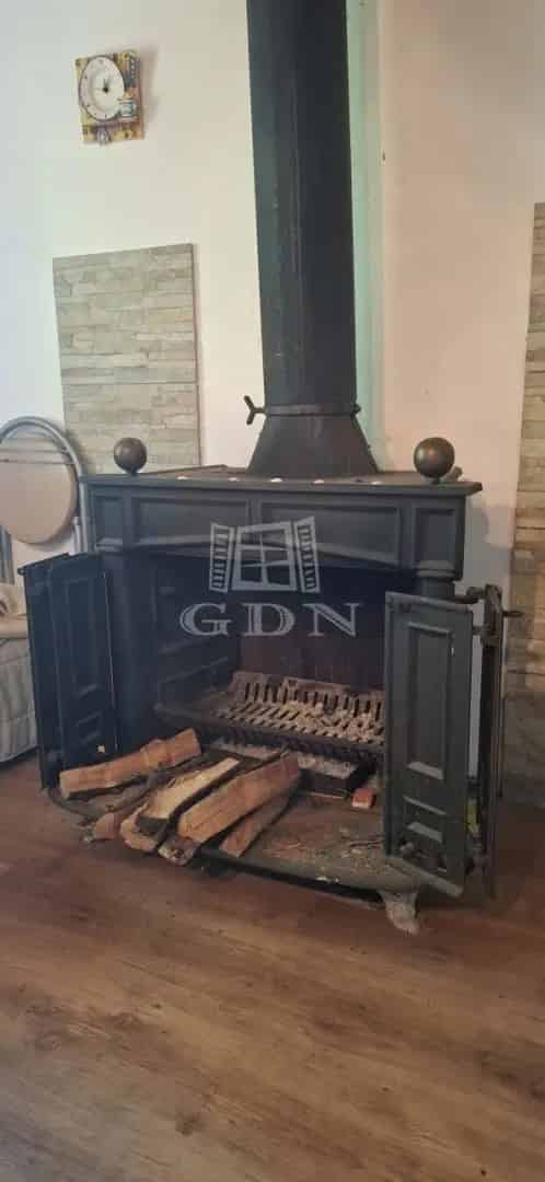 Ságvári panorámás nyaraló eladó - 2 szoba, fúrt kút