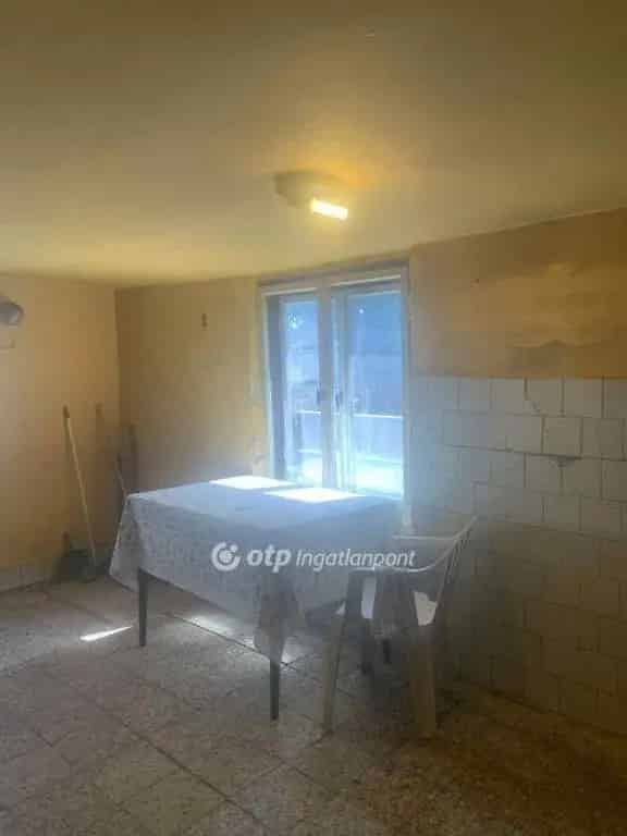 Ház Kiadó , Nagykátai járás, Közép-Magyarország
